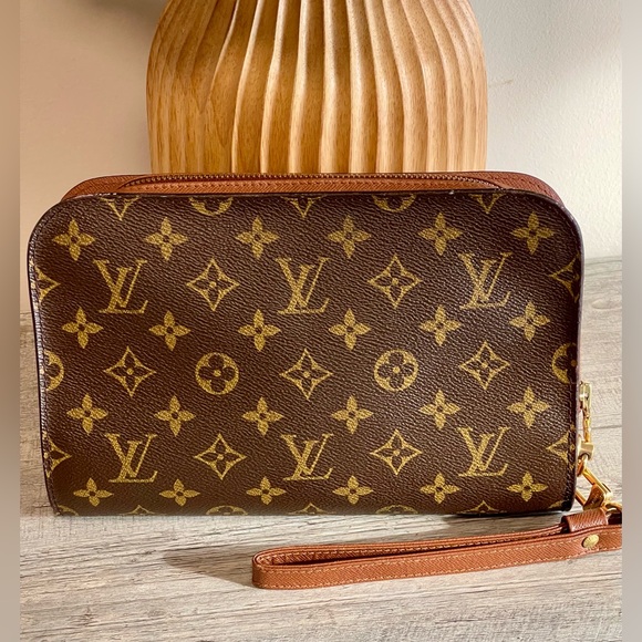 Authentic LOUIS VUITTON Monogram Clutch/ Wristlet - Picture 11 of 16
